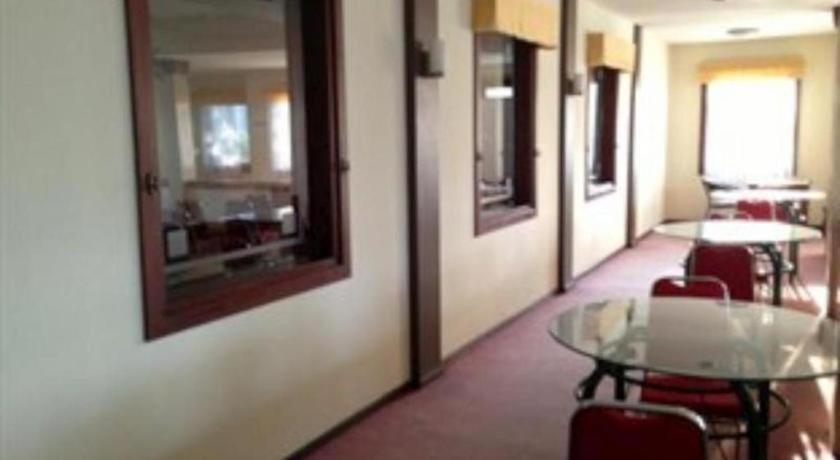 Grand Sumatera Hotel Surabaya Buitenkant foto