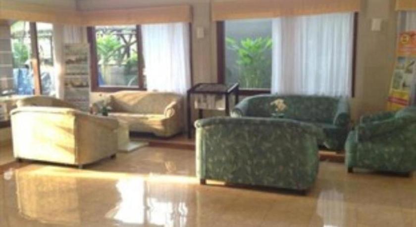 Grand Sumatera Hotel Surabaya Buitenkant foto