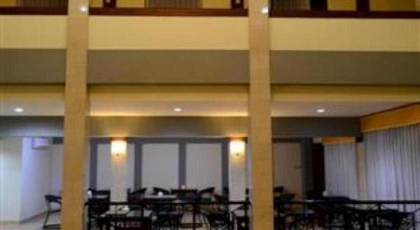 Grand Sumatera Hotel Surabaya Buitenkant foto