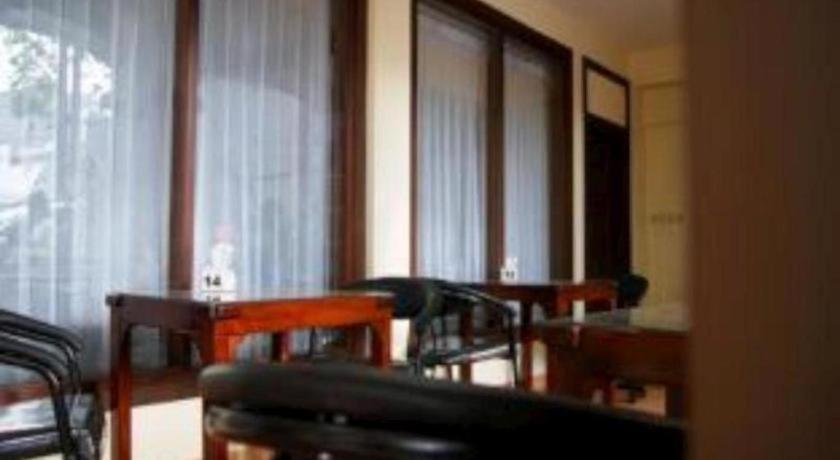 Grand Sumatera Hotel Surabaya Buitenkant foto