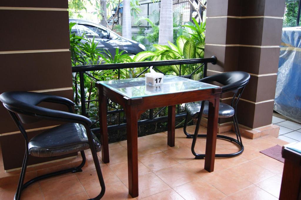 Grand Sumatera Hotel Surabaya Buitenkant foto